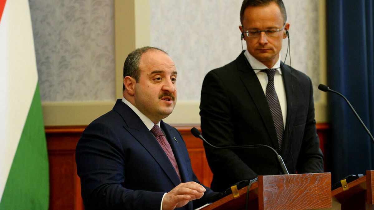 Gazeteci Metin Cihan ile eski bakan Varank arasında İsrail'e silah satışına ilişkin tartışma