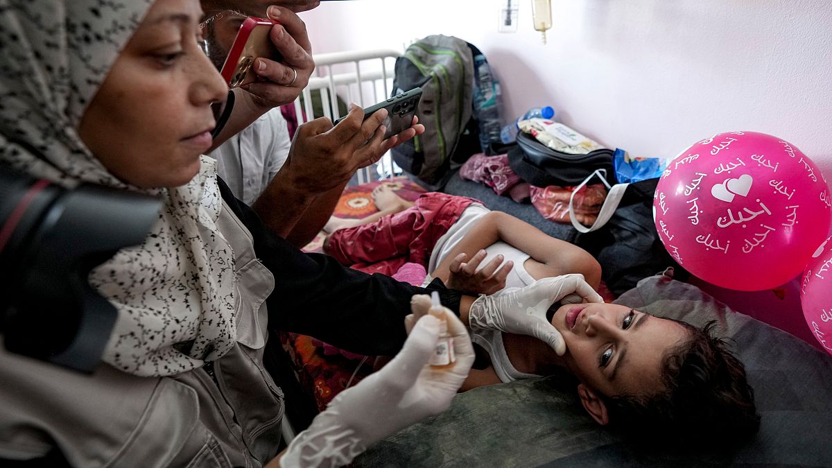 İsrail'in Gazze'deki çocuk felci aşı kampanyasını sekteye uğratan saldırılarında 50'den fazla çocuğun öldüğü bildirildi