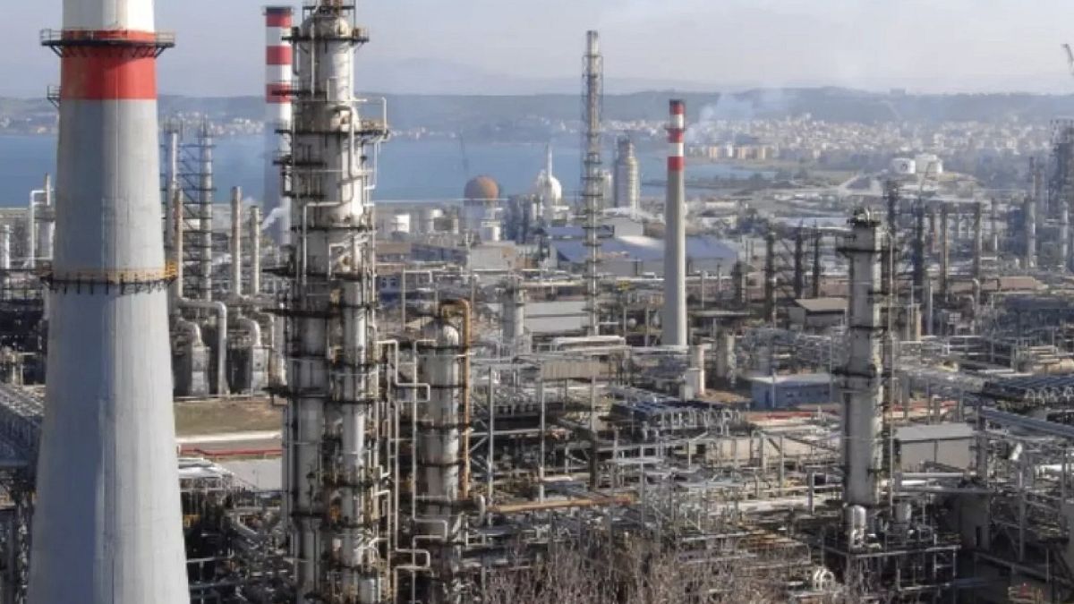 İzmir Aliağa'da TÜPRAŞ fabrikasında yangın