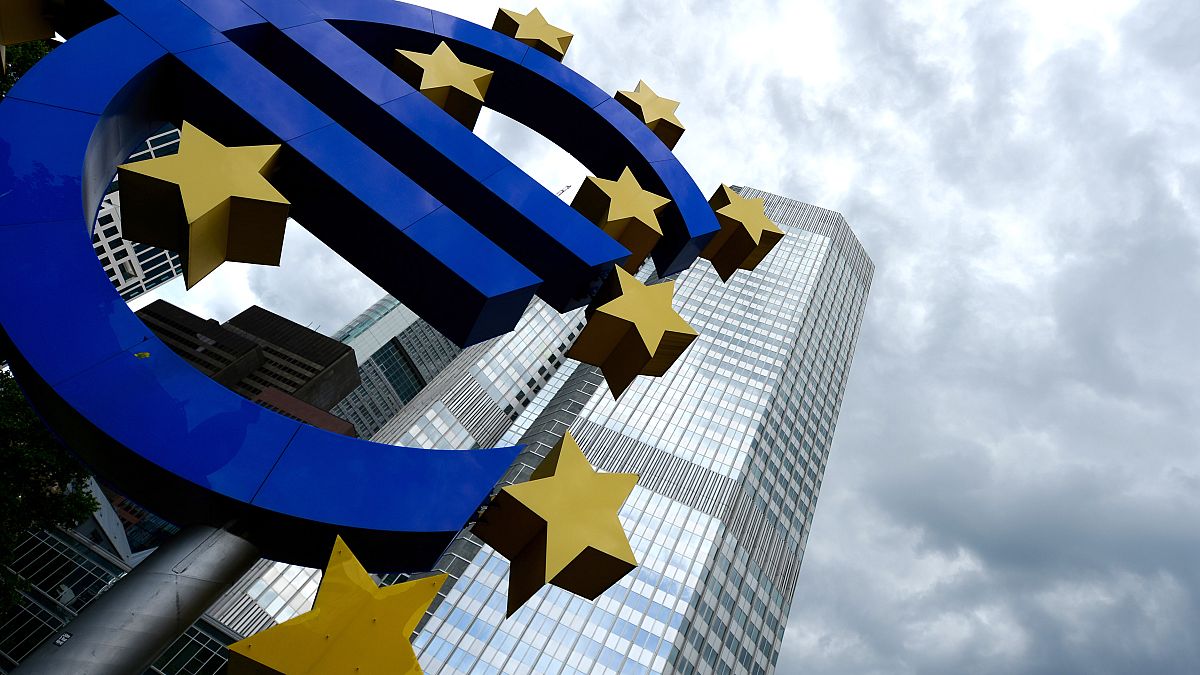 Avrupa Merkez Bankası beklenen faiz oranını düşürdü, enflasyon ve büyüme tahminlerini yükseltti