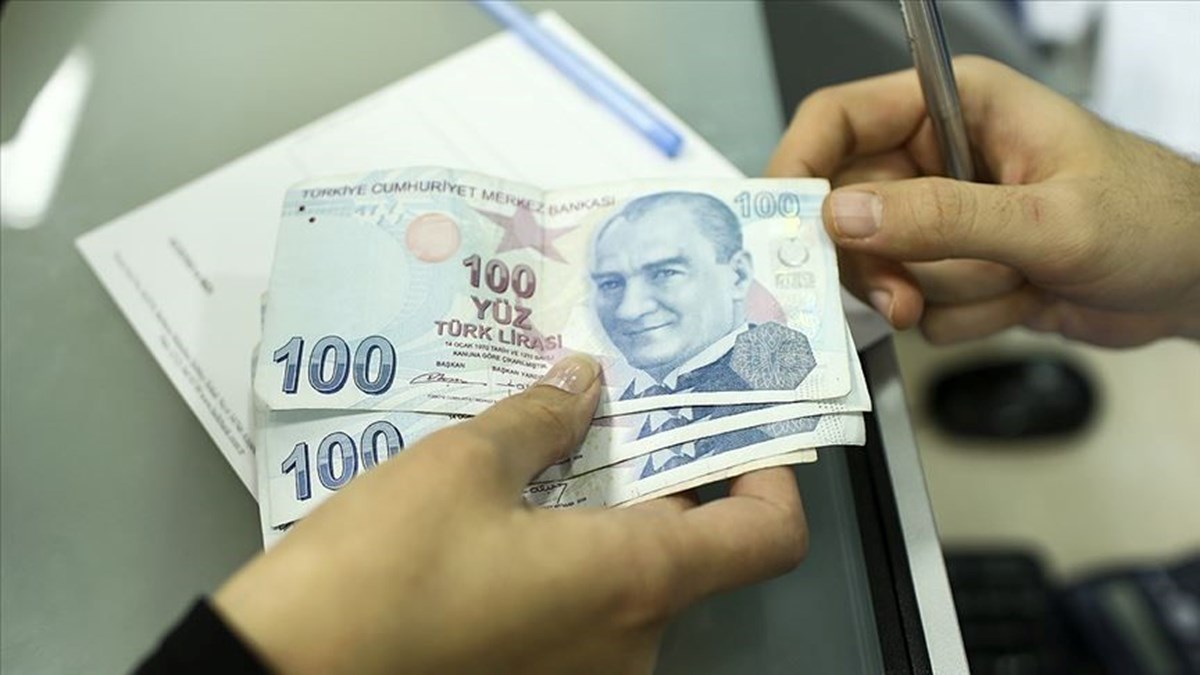 Memur maaşları ve emekli maaşlarına daha fazla zam gelmesini bekleyenlerin gözü kabinenin kararlarında: Kabine ne zaman toplanacak? Emeklilere ve kamu çalışanlarına sosyal yardım kotası verilecek mi? - görsel 2