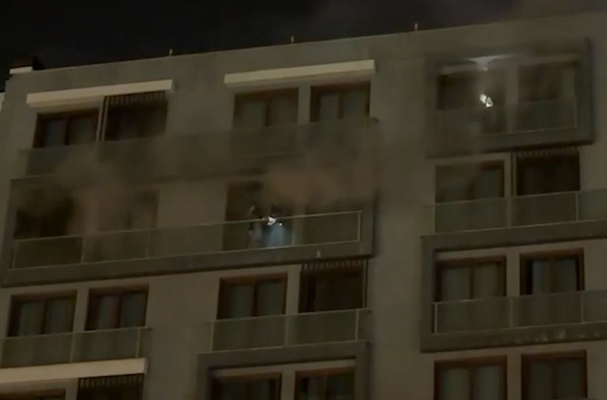 Denizli'de 7 -Storey Binasında Ateş: Okumalar Kurtarılmayı Bekliyor - görsel 2