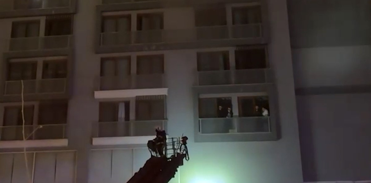 Denizli'de 7 -Storey Binasında Ateş: Okumalar Kurtarılmayı Bekliyor - görsel 5