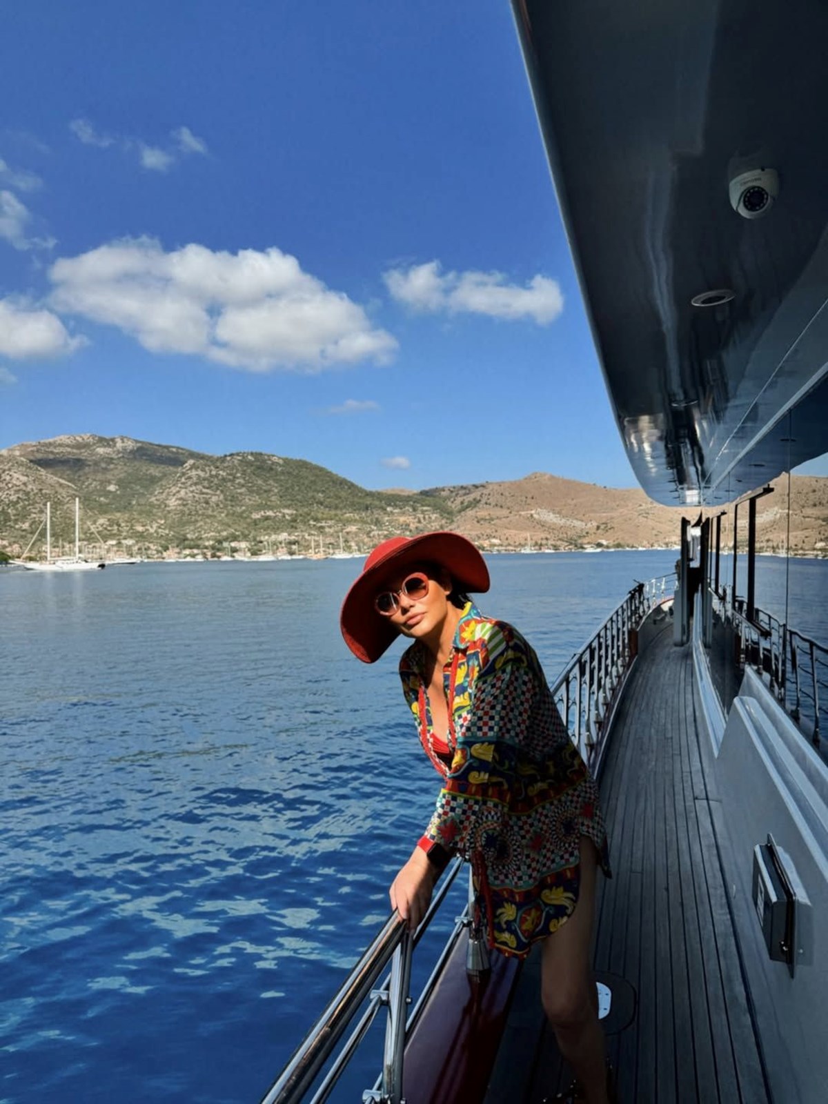 Deniz Seki'den tatil pozları: Acaba yeni şarkı mı yazdım? - görsel 4