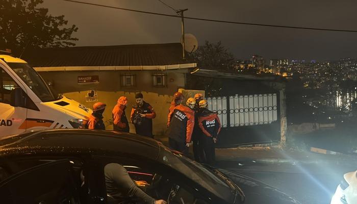 Son dakika haber: Gaziosmanpaşa'da heyelan!  14 ev vuruldu, çok sayıda kişi tahliye edildi