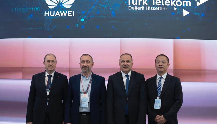 Barcelona: Türk Telekom ve Huawei ile tanıştılar! Ayrıca Genel Müdür Ümit Önal ve Bakan Yardımcısı Sayan