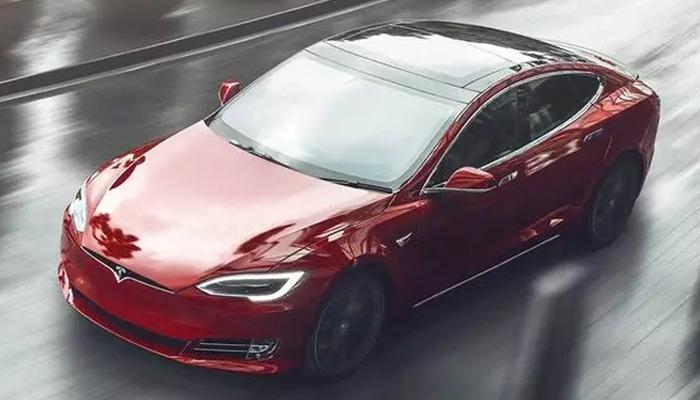 Tesla, yaklaşık 13 bin aracını geri çağırıyor