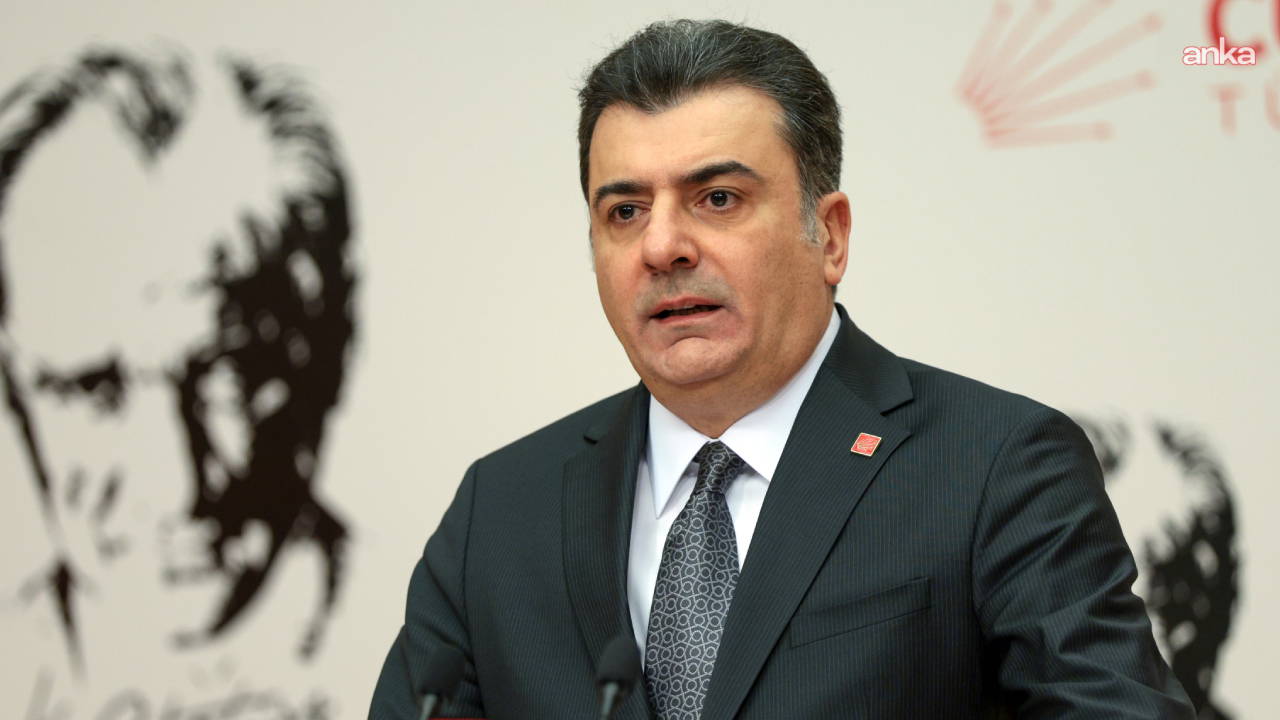 CHP Sözcüsü Emre'den Bakan Gürlek'e tepki: "Algı yaratmak yerine ID numaralarını kameralar önünde sisteme kaydedin"