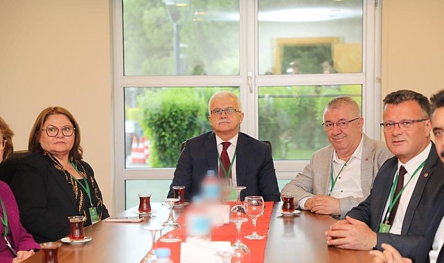 Ege ve Marmara Ekolojik Belediyeler Birliği'nin yeni döneminde ilk yönetim kurulu toplantısı Belediye Başkanı Ali Kemal Deveciler başkanlığında yapıldı - GÜNDEM