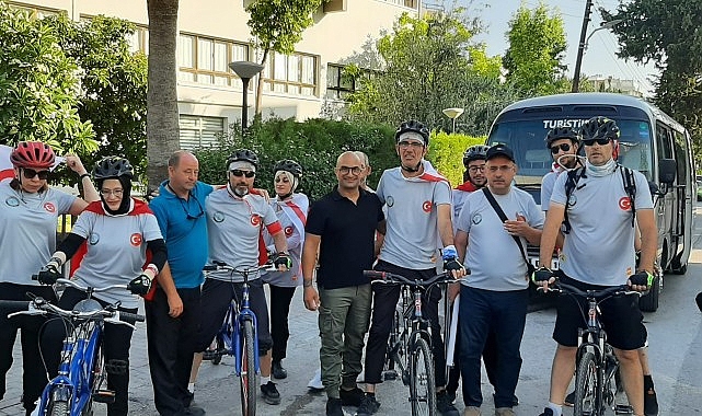 Konya'daki görme engelliler, Kıbrıs'taki barış harekâtının 50. yıl dönümü nedeniyle KKTC'de bisiklet sürdü - SPORT