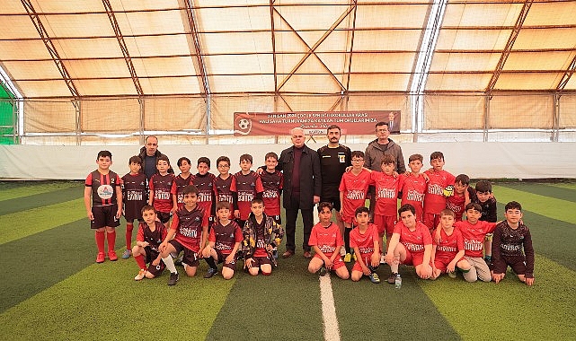 Nevşehir Belediyesi'nin düzenlediği 3'üncü okullar arası okullar arası futbol turnuvası 23 Nisan'da sentetik çim sahada başladı - SPORT