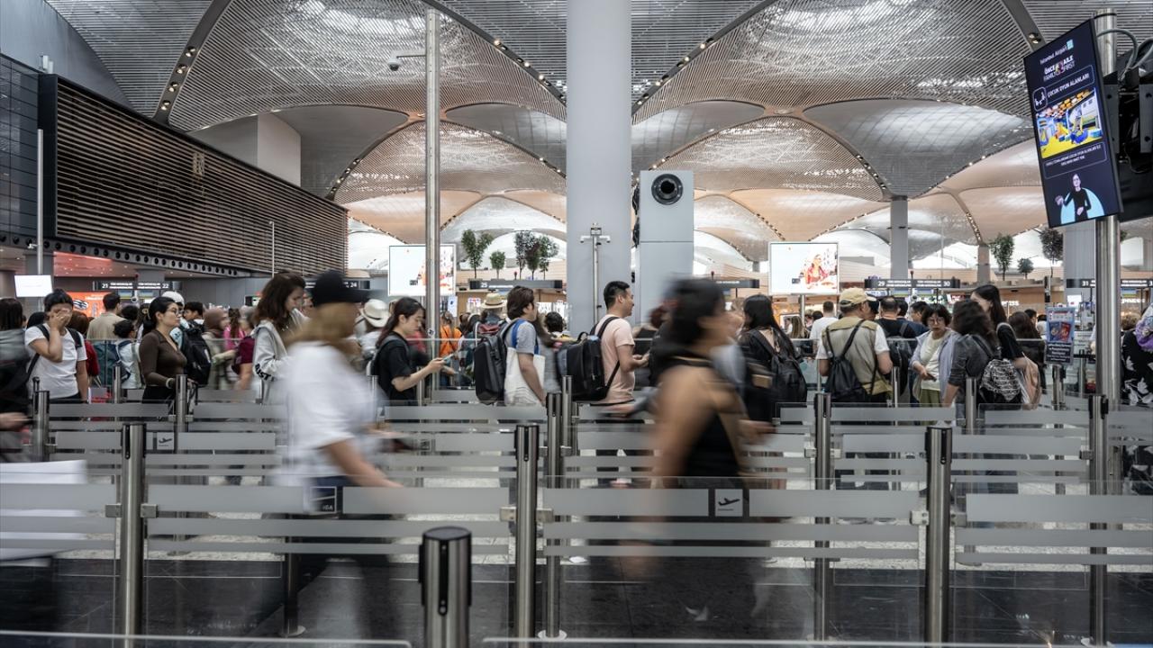 Havalimanlarında yeni dönem başlıyor - Son Dakika Haberi