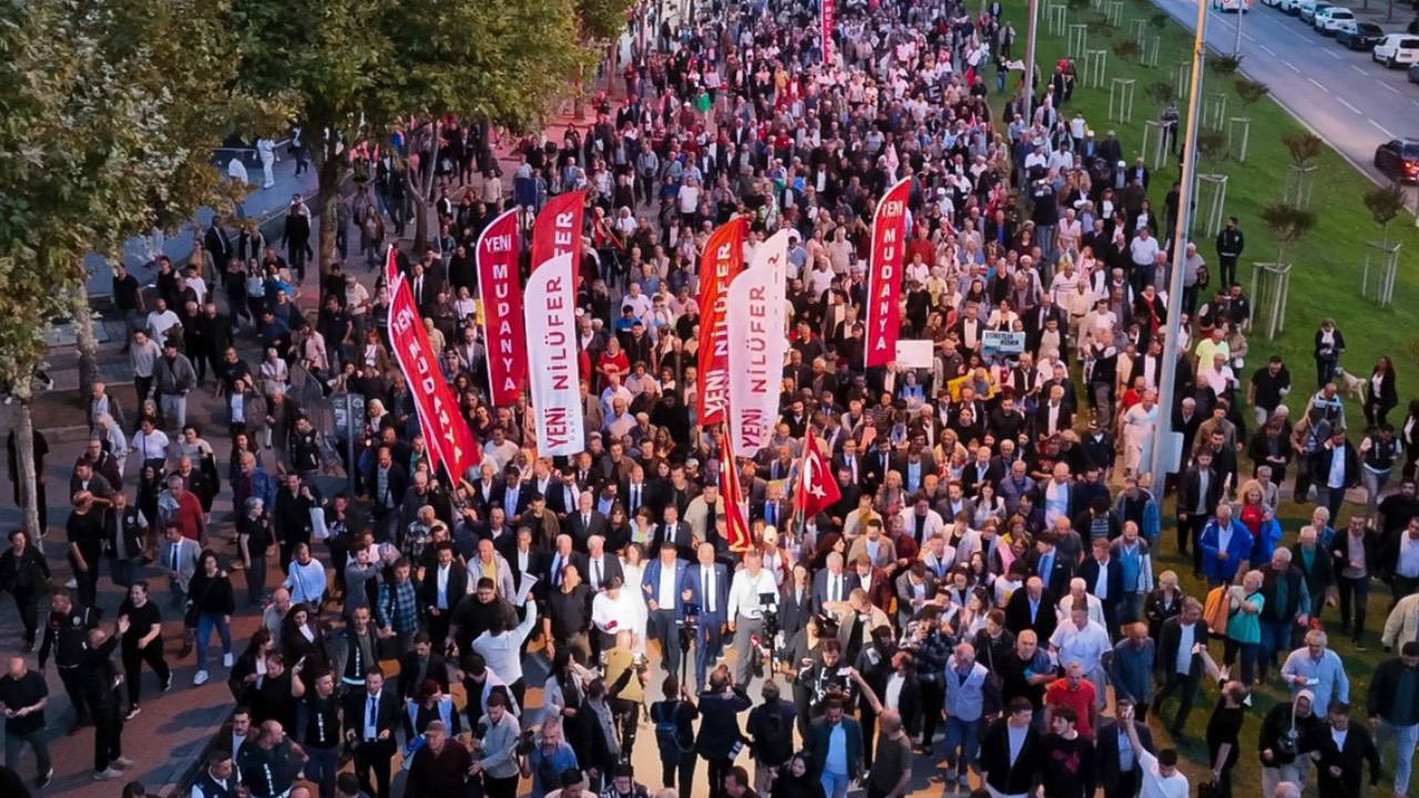 Özgür Özel Bursa’da binlerle buluştu, Erdoğan'a seslendi 'Gel Bursa’da seçimleri yenileyelim'