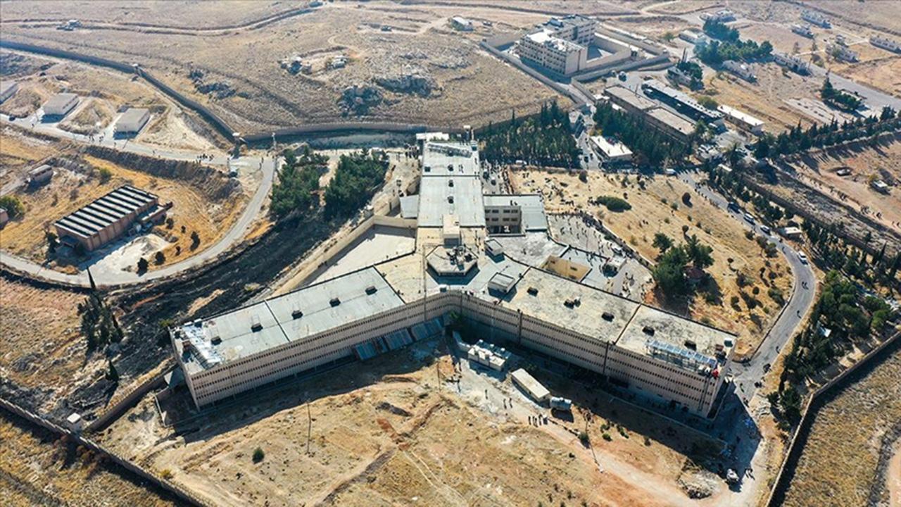 Arama kurtarma ekibi Türkiye'den Suriye'ye