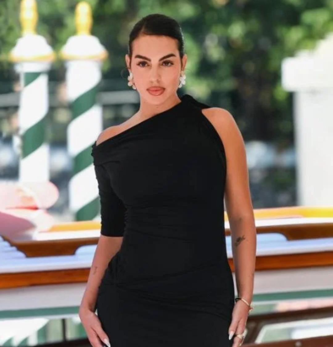 Cristiano Ronaldo evleniyor! Georgina Rodriguez ve Ring 3 fiyatını duyanlara inanamadım