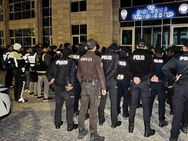 Edirne'de polis ve gece bekçilerinden şok asayiş denetimi 4