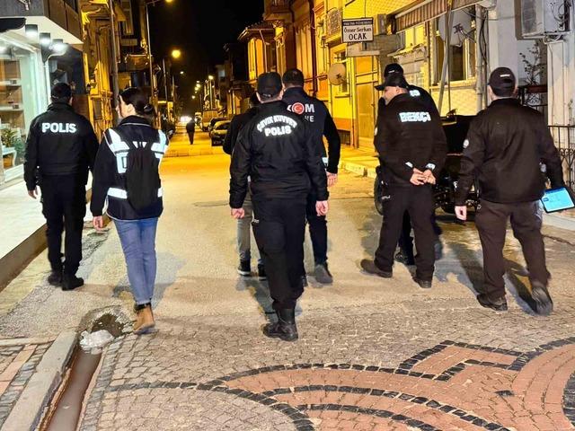 Edirne'de polis ve gece bekçilerinden şok asayiş denetimi 6