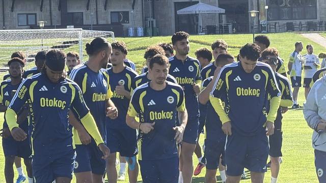 Fenerbahçe'nin Yeni Transferi Antrenmanda Sakatlandı: Endişe Verici Gelişme