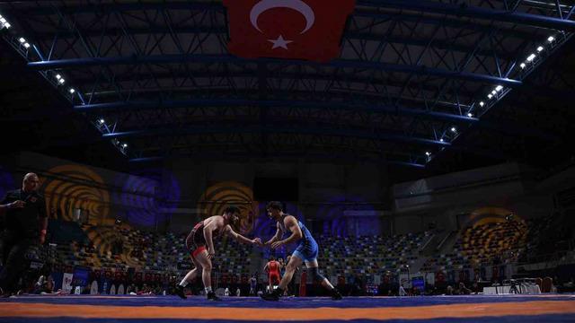 Kocaeli'de Gemici ve Bilge anısına uluslararası güreş heyecanı başladı