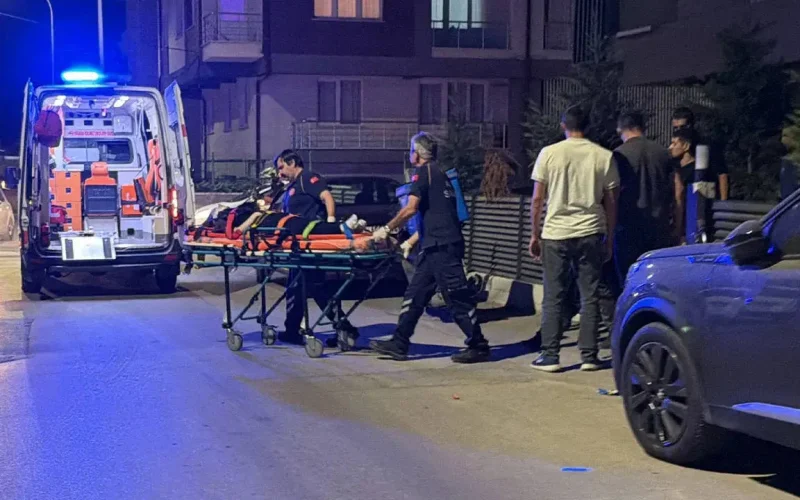 Kütahya'da Genç Kadın Çatı Katından Düştü: Hayati Tehlike Sürüyor
